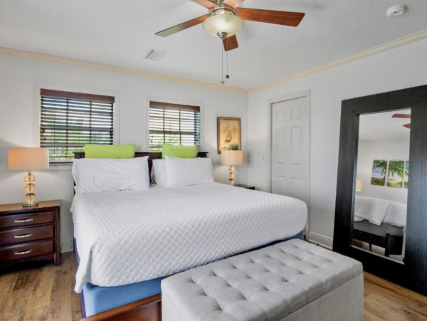 Holmes Beach Vacation Rental with Pool, Spa & Tiki Bar - Anna Maria Island